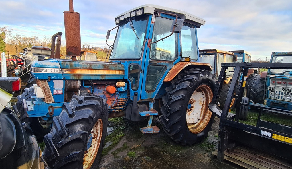 Ford 7810 4×4 Tractor - Трактор: слика 1 Ford 7810 4×4 Tractor - Трактор: слика 1