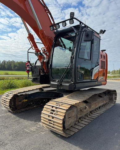 HitachiZX225USLC-7 + Engcon - Багер гасеничар: слика 4 HitachiZX225USLC-7 + Engcon - Багер гасеничар: слика 4