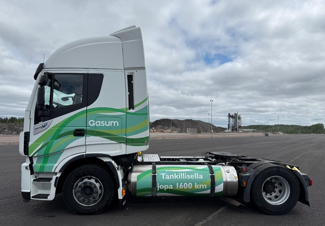 Iveco Stralis 440 4x2 LNG / LBG - Камион влекач: слика 2 Iveco Stralis 440 4x2 LNG / LBG - Камион влекач: слика 2