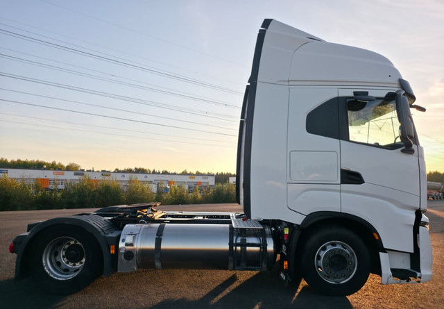 IvecoS-Way 460 4x2 LNG / LBG - Камион влекач: слика 5 IvecoS-Way 460 4x2 LNG / LBG - Камион влекач: слика 5