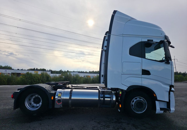 IvecoS-Way 460 4x2 LNG / LBG - Камион влекач: слика 5 IvecoS-Way 460 4x2 LNG / LBG - Камион влекач: слика 5