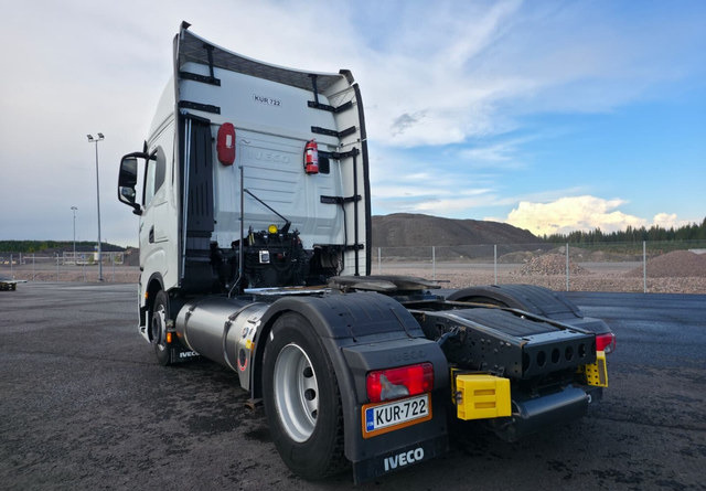 IvecoS-Way 460 4x2 LNG / LBG - Камион влекач: слика 3 IvecoS-Way 460 4x2 LNG / LBG - Камион влекач: слика 3