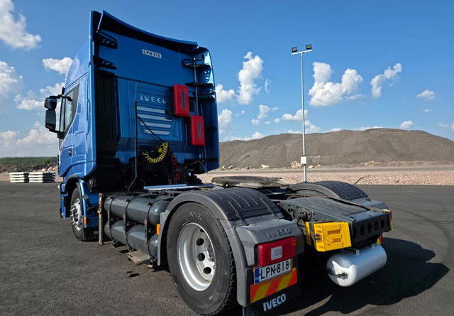 IvecoStralis 460 4x2 CNG / LNG - Камион влекач: слика 3 IvecoStralis 460 4x2 CNG / LNG - Камион влекач: слика 3