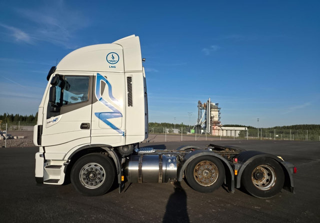 IvecoStralis 460 6x2 LNG/LBG - Камион влекач: слика 2 IvecoStralis 460 6x2 LNG/LBG - Камион влекач: слика 2