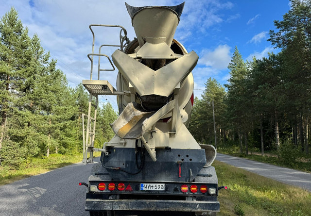 Liebherr12m3 - Полуприколка миксер за бетон: слика 3 Liebherr12m3 - Полуприколка миксер за бетон: слика 3