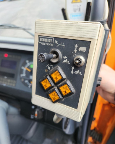 Возило за метење SchmidtSK650 Atego 85kmh/h: слика 19