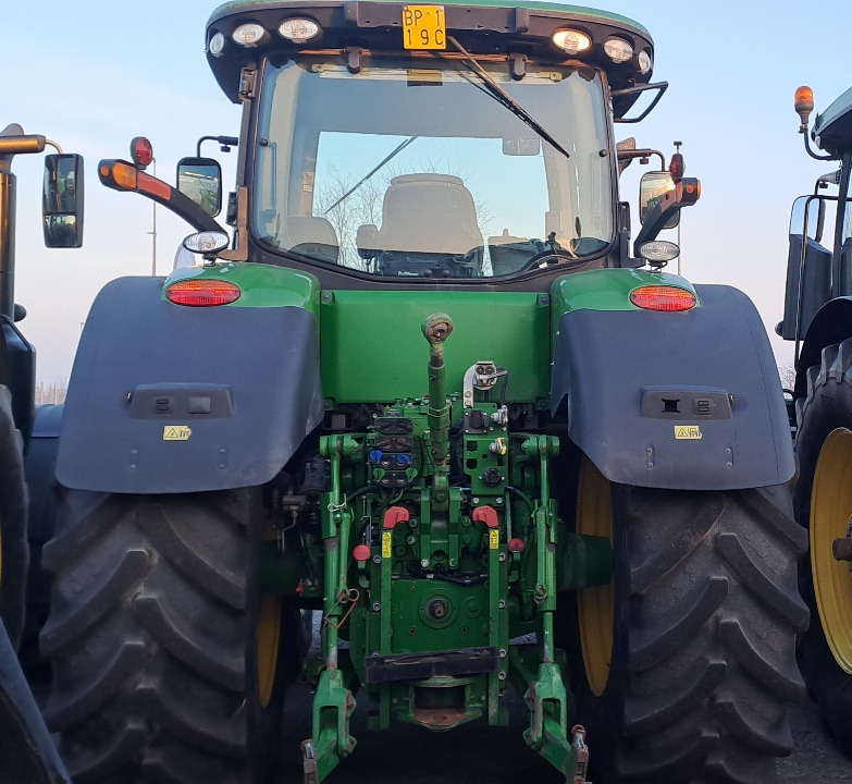 JOHN DEERE 7230R - Трактор: слика 4 JOHN DEERE 7230R - Трактор: слика 4