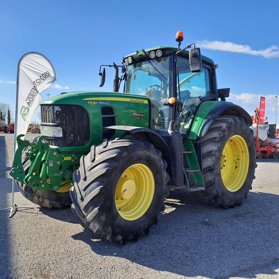 JOHN DEERE 7530 PREMIUM - Трактор: слика 1 JOHN DEERE 7530 PREMIUM - Трактор: слика 1