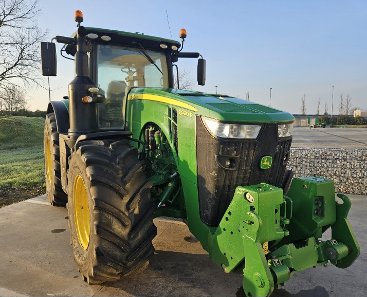 JOHN DEERE 8320R - Трактор: слика 3 JOHN DEERE 8320R - Трактор: слика 3