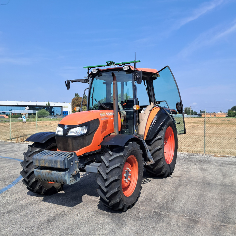 KUBOTA M9960 - Трактор: слика 1 KUBOTA M9960 - Трактор: слика 1