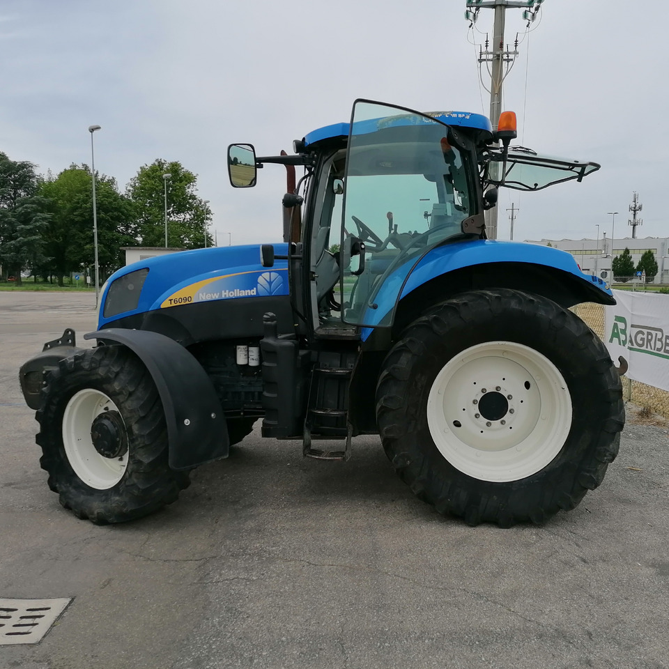 Трактор NEW HOLLAND 6090: слика 6