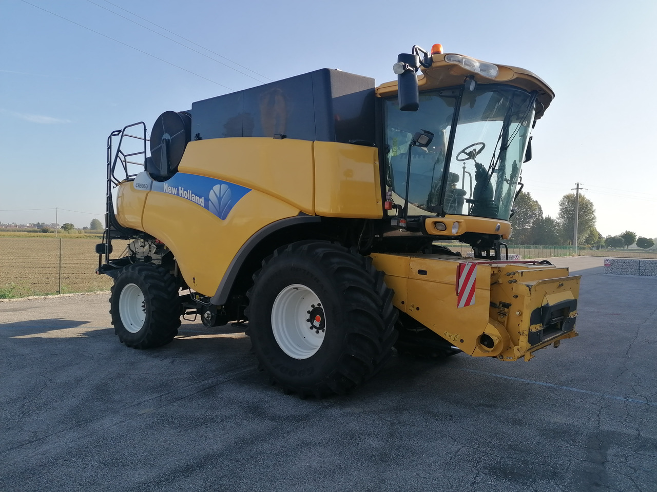 NEW HOLLAND CR 9060 - Комбајн: слика 2 NEW HOLLAND CR 9060 - Комбајн: слика 2