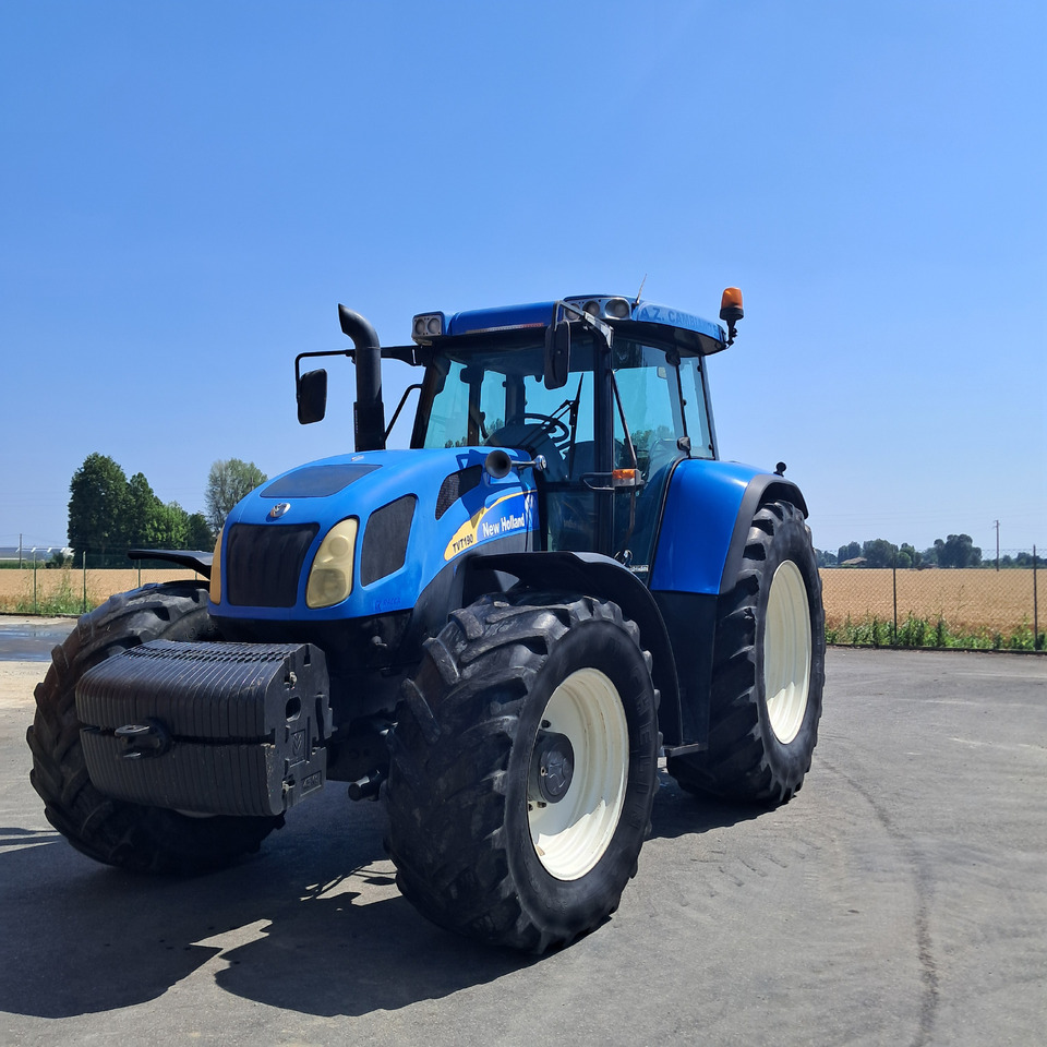 NEW HOLLAND TVT195 - Трактор: слика 1 NEW HOLLAND TVT195 - Трактор: слика 1