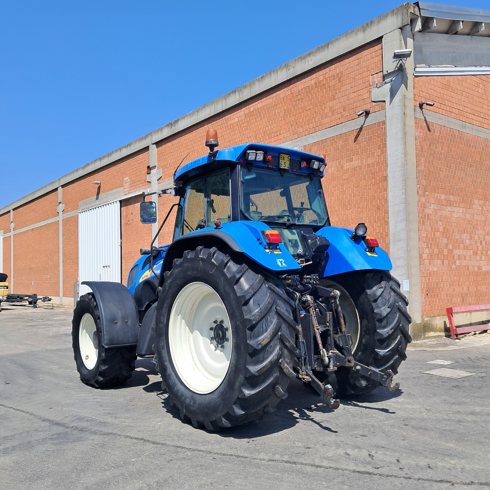 NEW HOLLAND TVT195 - Трактор: слика 3 NEW HOLLAND TVT195 - Трактор: слика 3