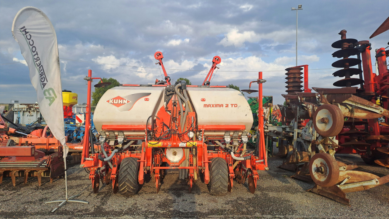SEMINATRICE DI PRECISIONE KUHN MAXIMA 2 TD - Прецизна машина за сеење: слика 2 SEMINATRICE DI PRECISIONE KUHN MAXIMA 2 TD - Прецизна машина за сеење: слика 2