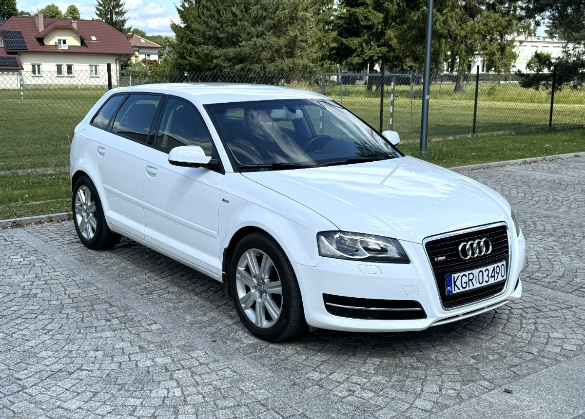 Audi A3 1.6 TDI 105KM Bezwypadkowy potwierdzony przebieg AUTO BARDZO ZADBANE - Автомобил: слика 1 Audi A3 1.6 TDI 105KM Bezwypadkowy potwierdzony przebieg AUTO BARDZO ZADBANE - Автомобил: слика 1