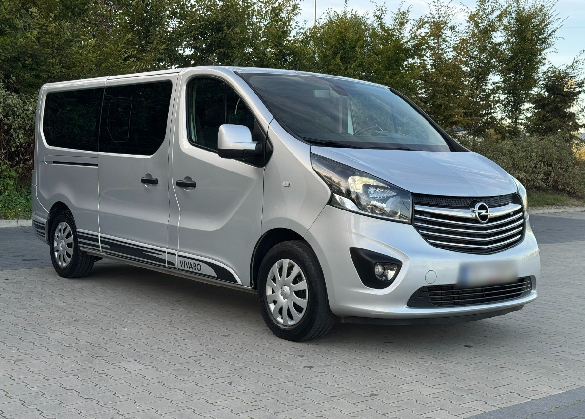 Opel Vivaro 1.6 DCI 145KM 9 osobowy Nawiewy góra dół DOINWESTOWANY Super stan - Караван: слика 2 Opel Vivaro 1.6 DCI 145KM 9 osobowy Nawiewy góra dół DOINWESTOWANY Super stan - Караван: слика 2