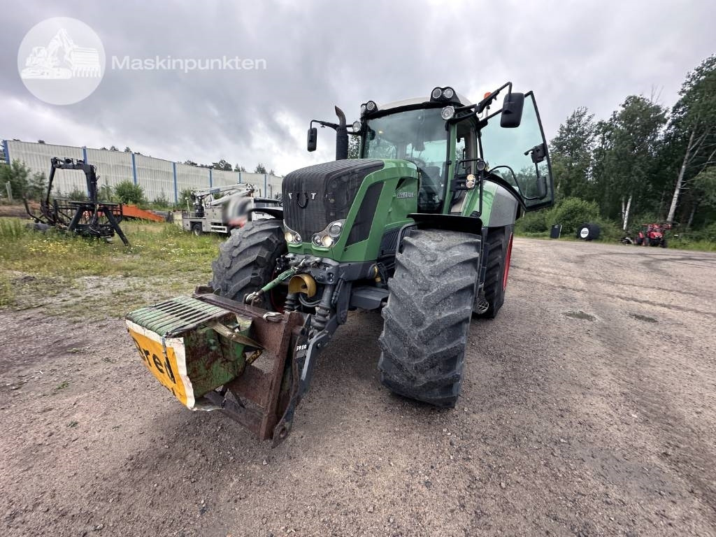 Fendt 824 Vario - Трактор: слика 2 Fendt 824 Vario - Трактор: слика 2