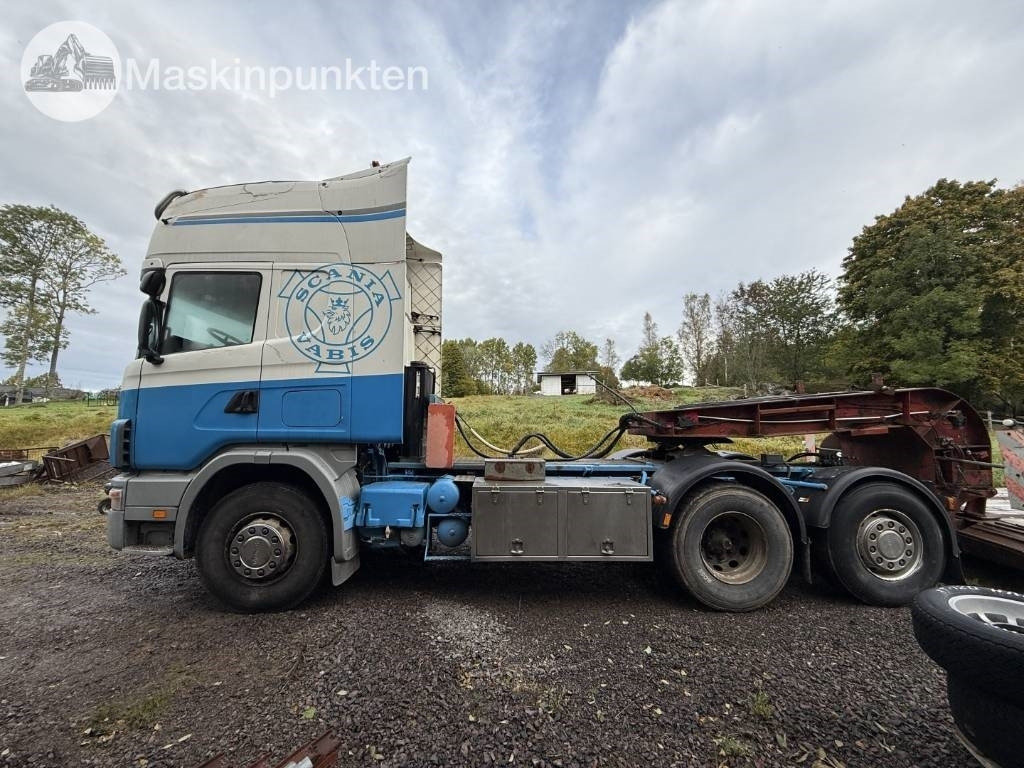 Камион влекач Scania R144LB6X2*4NB460: слика 14
