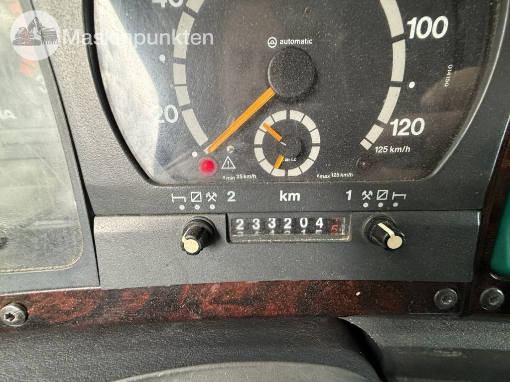 Камион влекач Scania R144LB6X2*4NB460: слика 24