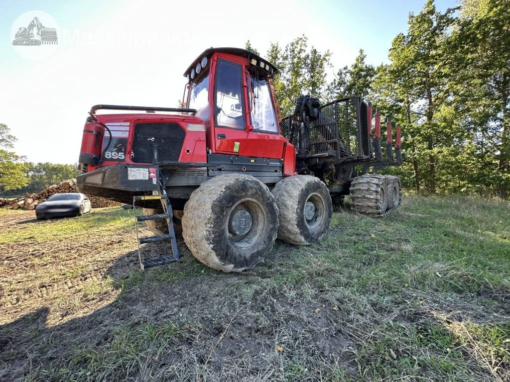Komatsu 895 - Пренесувач на стебла: слика 1 Komatsu 895 - Пренесувач на стебла: слика 1