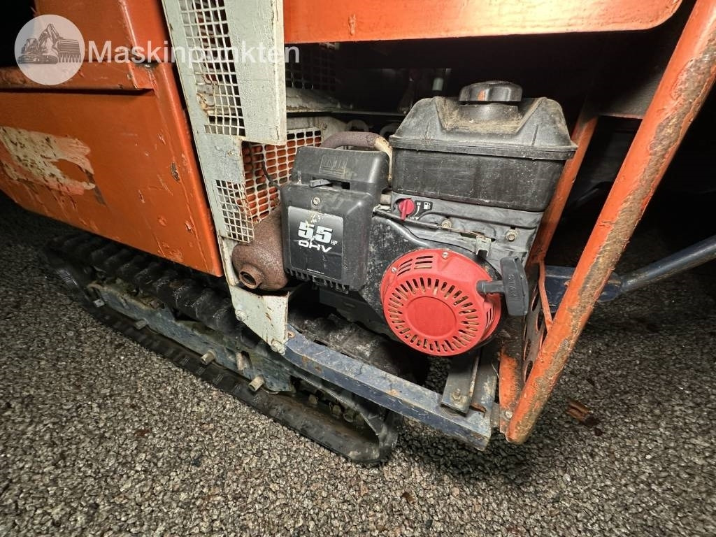 Мини истоварувач Kubota KC 50L: слика 11