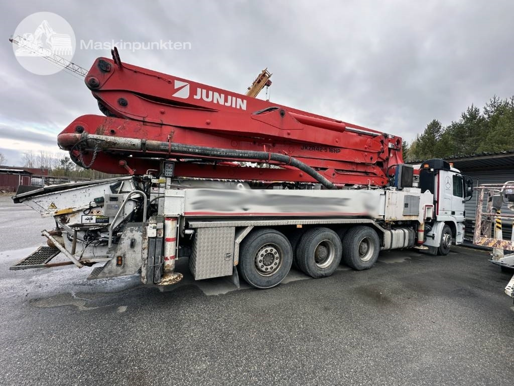 Mercedes-Benz 2651 L 8X4 Junjin jxzr42-5.16hp - Камион миксер за бетон: слика 4 Mercedes-Benz 2651 L 8X4 Junjin jxzr42-5.16hp - Камион миксер за бетон: слика 4