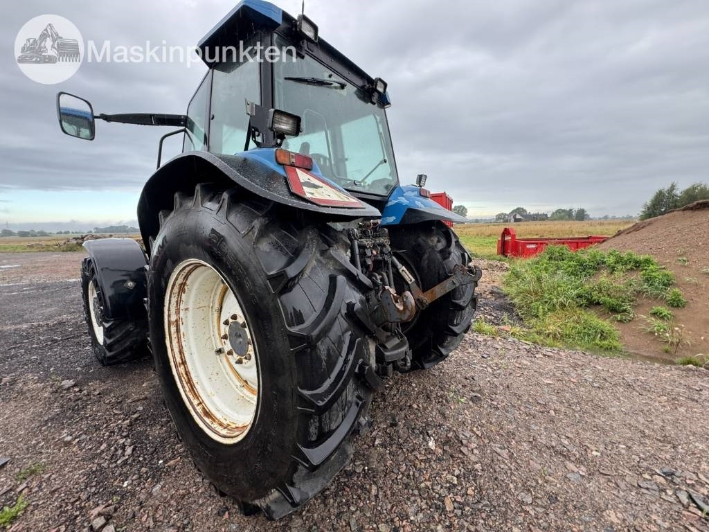 New Holland 8560 - Трактор: слика 2 New Holland 8560 - Трактор: слика 2