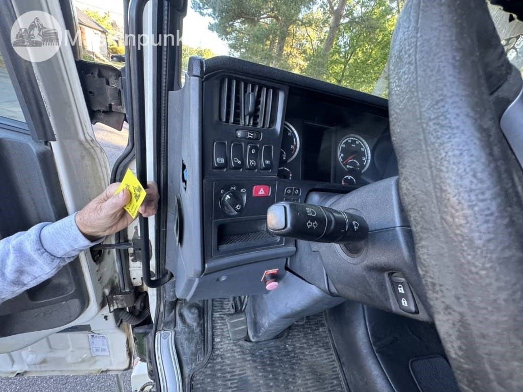 Камион за подигање контејнери Scania R 560 LB: слика 33
