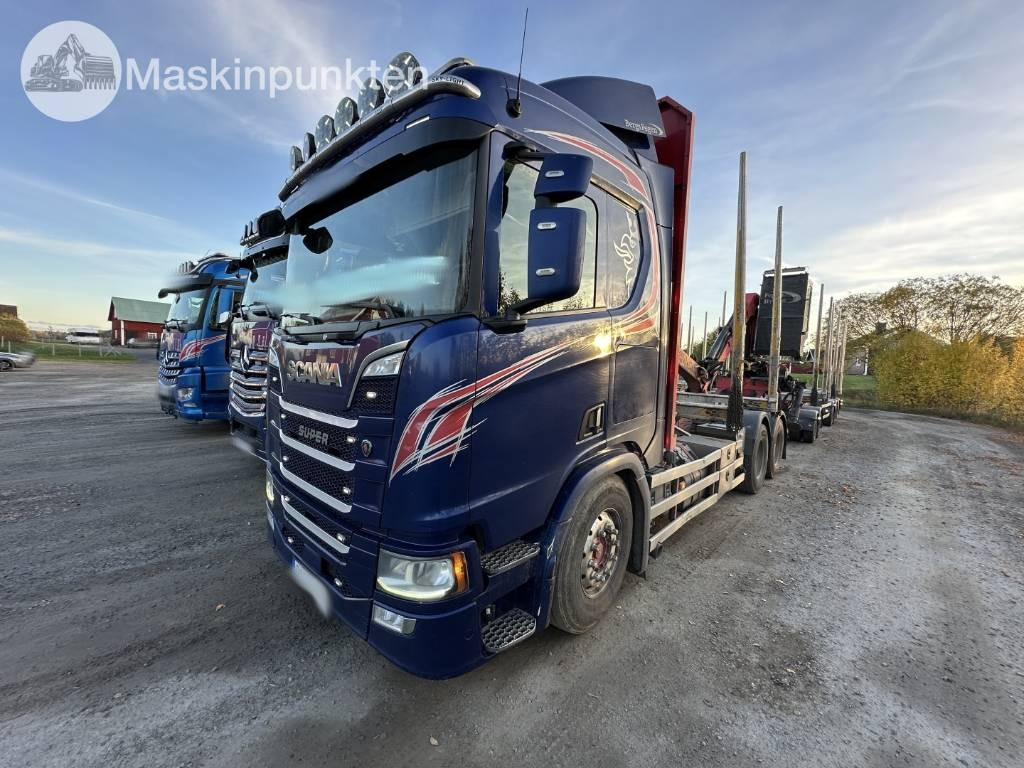 Scania R 580 timmerbil med kran - Камион за дрва: слика 1 Scania R 580 timmerbil med kran - Камион за дрва: слика 1