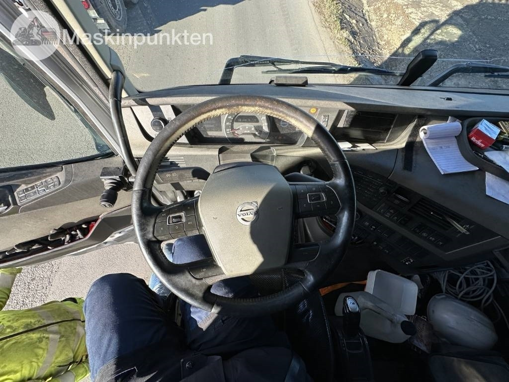 Камион со кука за подигање Volvo FH 6*2: слика 23 Камион со кука за подигање Volvo FH 6*2: слика 23