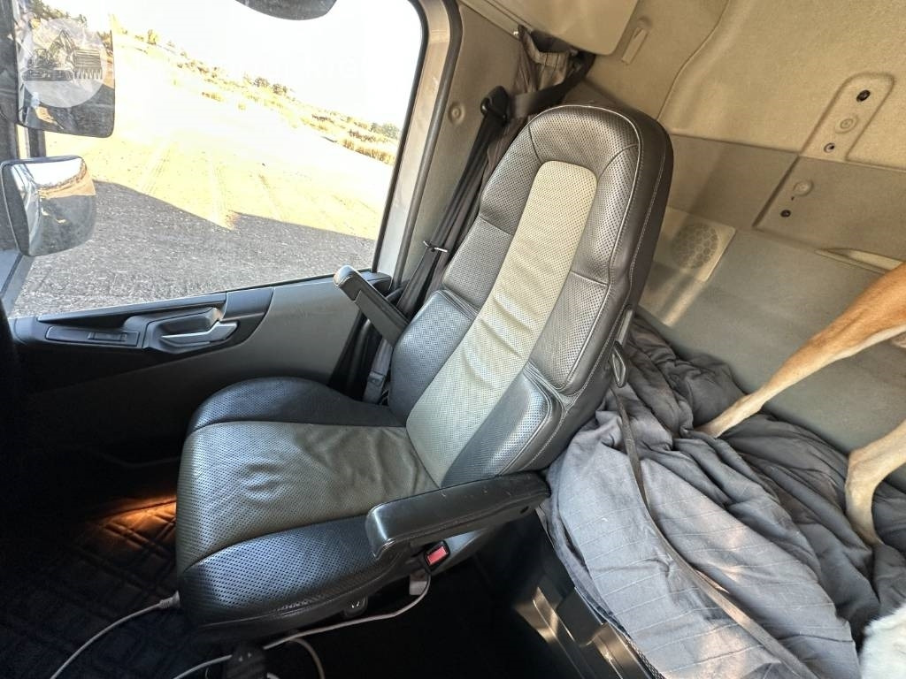 Камион со кука за подигање Volvo FH 6*2: слика 33 Камион со кука за подигање Volvo FH 6*2: слика 33