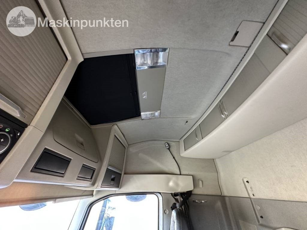 Камион со кука за подигање Volvo FH 6*2: слика 19 Камион со кука за подигање Volvo FH 6*2: слика 19