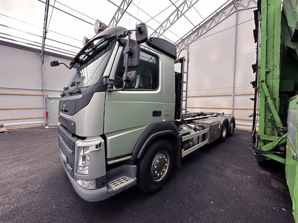Volvo FM 420 - Камион со кука за подигање: слика 2 Volvo FM 420 - Камион со кука за подигање: слика 2