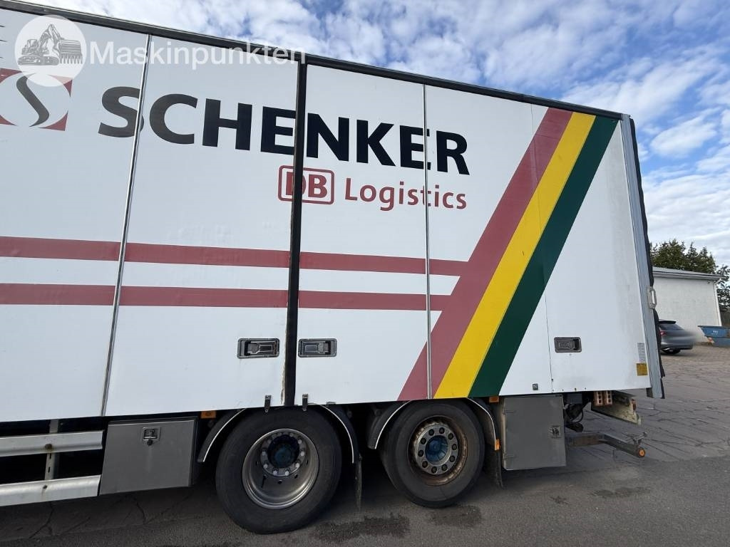 Камион сандучар Volvo FM 440: слика 44