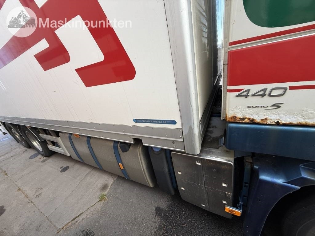 Камион сандучар Volvo FM 440: слика 49