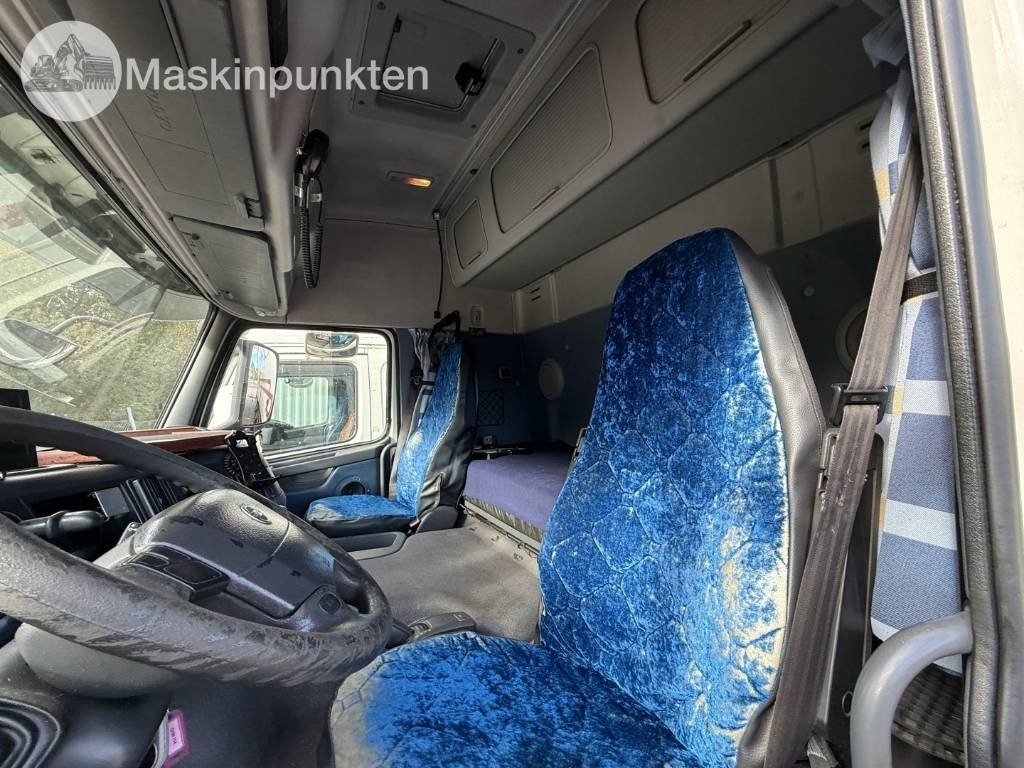 Камион сандучар Volvo FM 440: слика 16