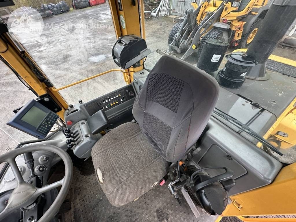 Натоварувач на тркала Volvo L 90 E: слика 14