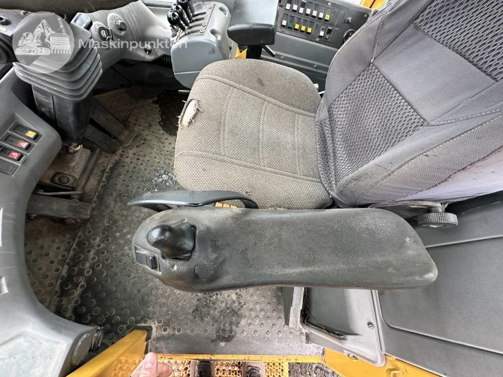 Натоварувач на тркала Volvo L 90 E: слика 25