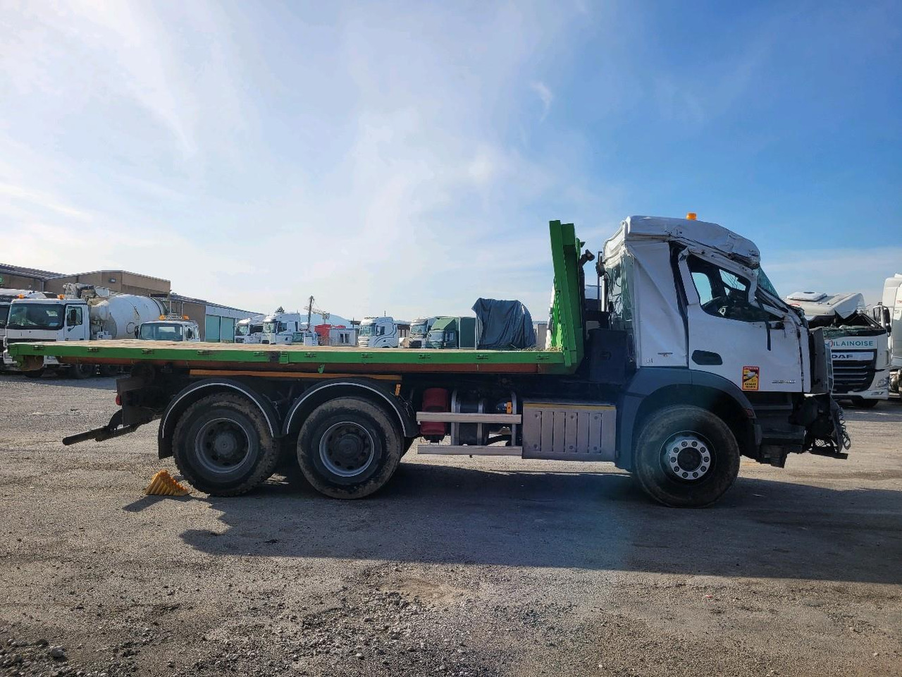 MERCEDES AROCS 2640 6X4 - Камион со платформа: слика 3 MERCEDES AROCS 2640 6X4 - Камион со платформа: слика 3