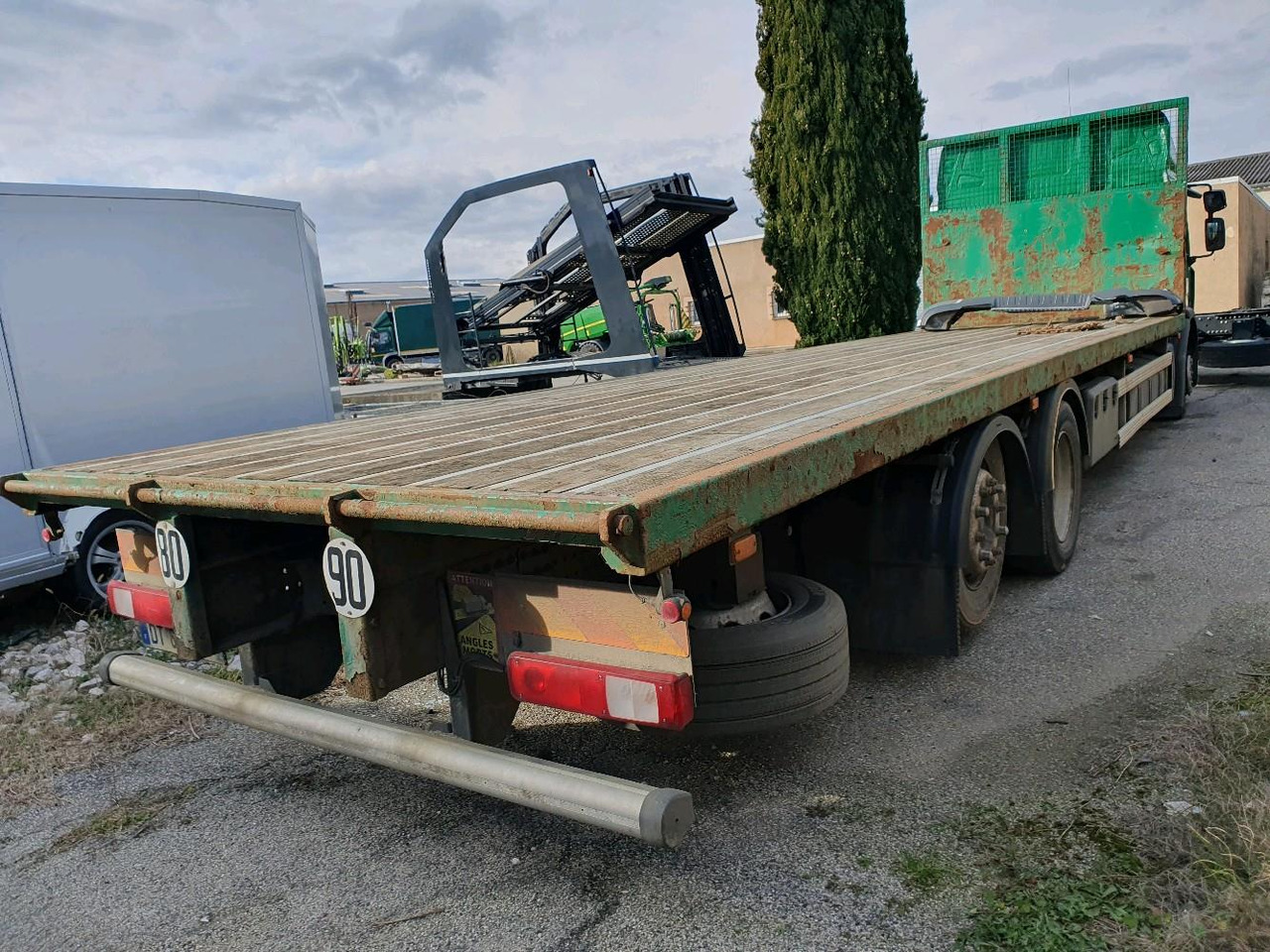 RENAULT D WIDE PLATEAU - Камион со платформа: слика 4 RENAULT D WIDE PLATEAU - Камион со платформа: слика 4