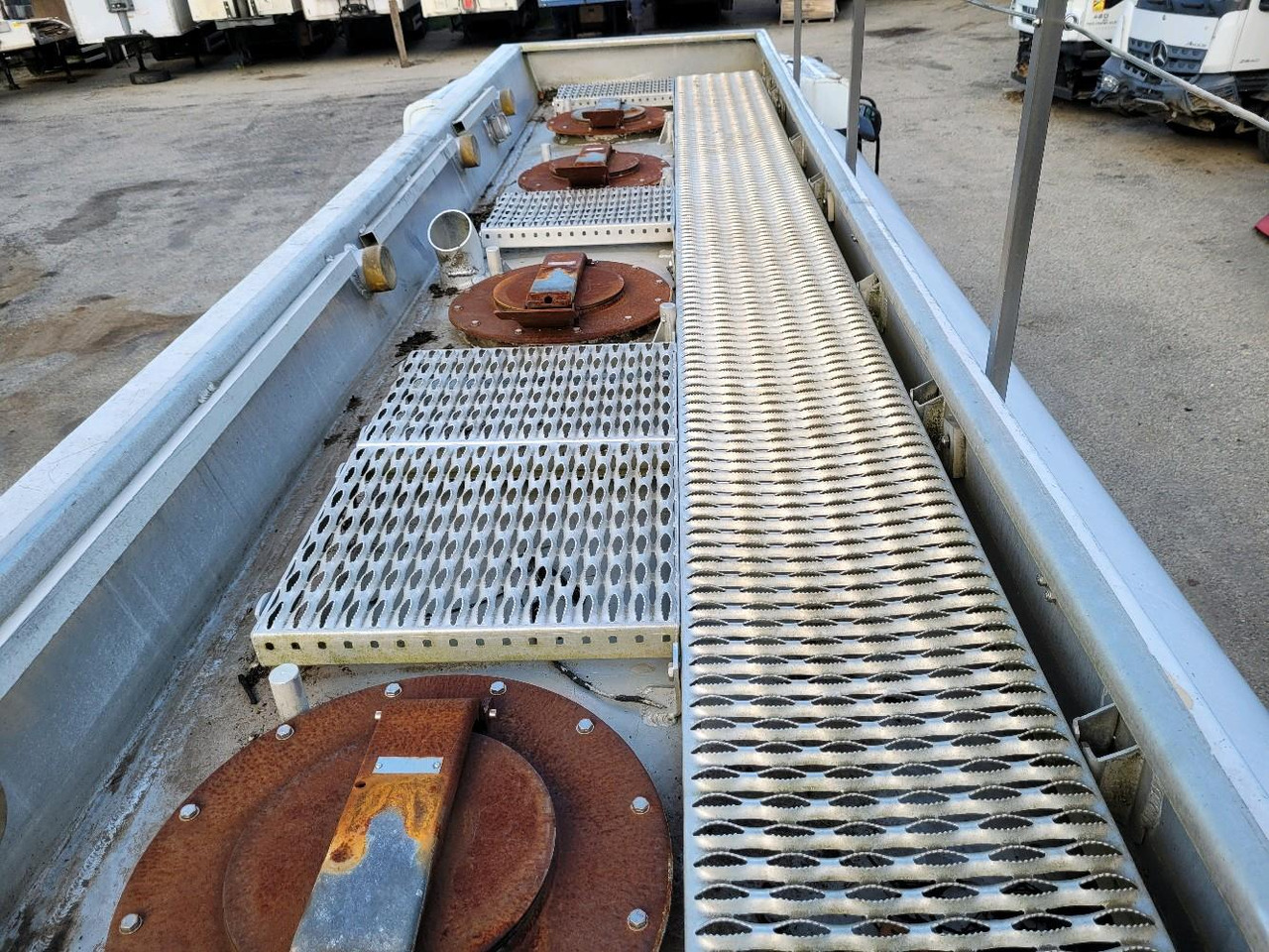 Камион цистерна RENAULT PREMIUM 210.19 CITERNE: слика 6 Камион цистерна RENAULT PREMIUM 210.19 CITERNE: слика 6