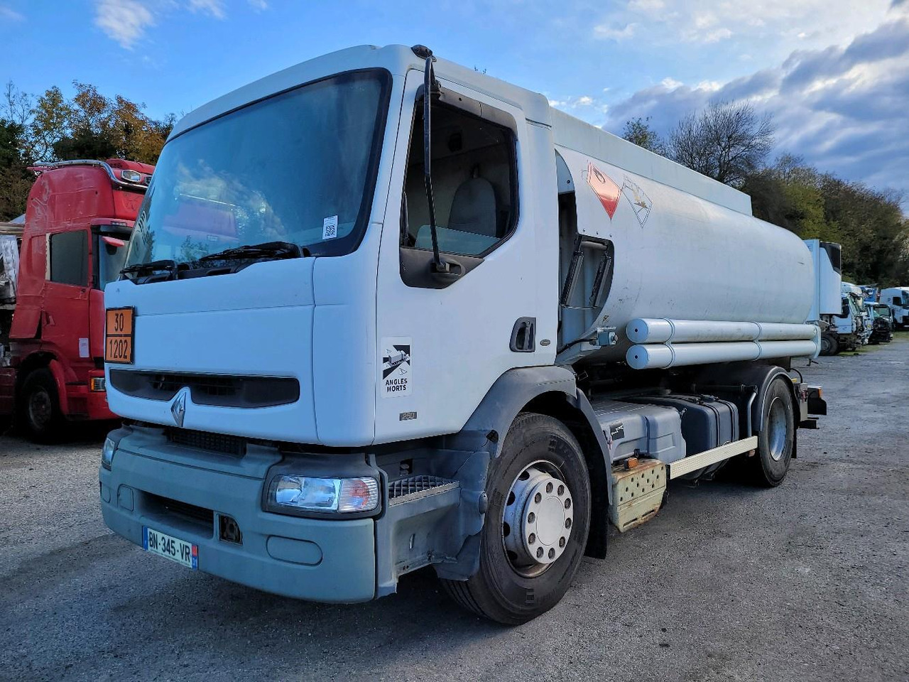 Камион цистерна RENAULT PREMIUM 210.19 CITERNE: слика 9 Камион цистерна RENAULT PREMIUM 210.19 CITERNE: слика 9
