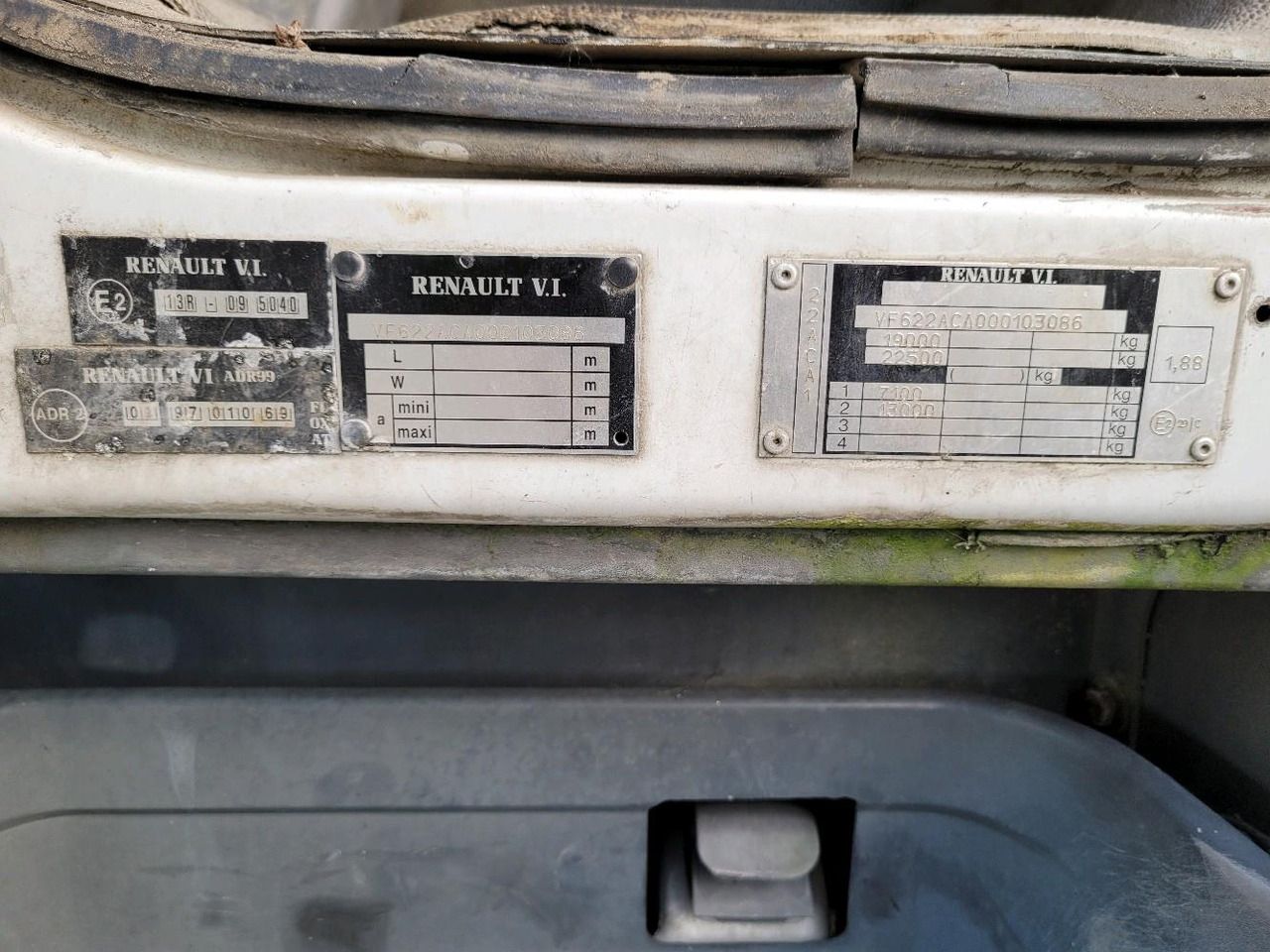 Камион цистерна RENAULT PREMIUM 210.19 CITERNE: слика 11 Камион цистерна RENAULT PREMIUM 210.19 CITERNE: слика 11