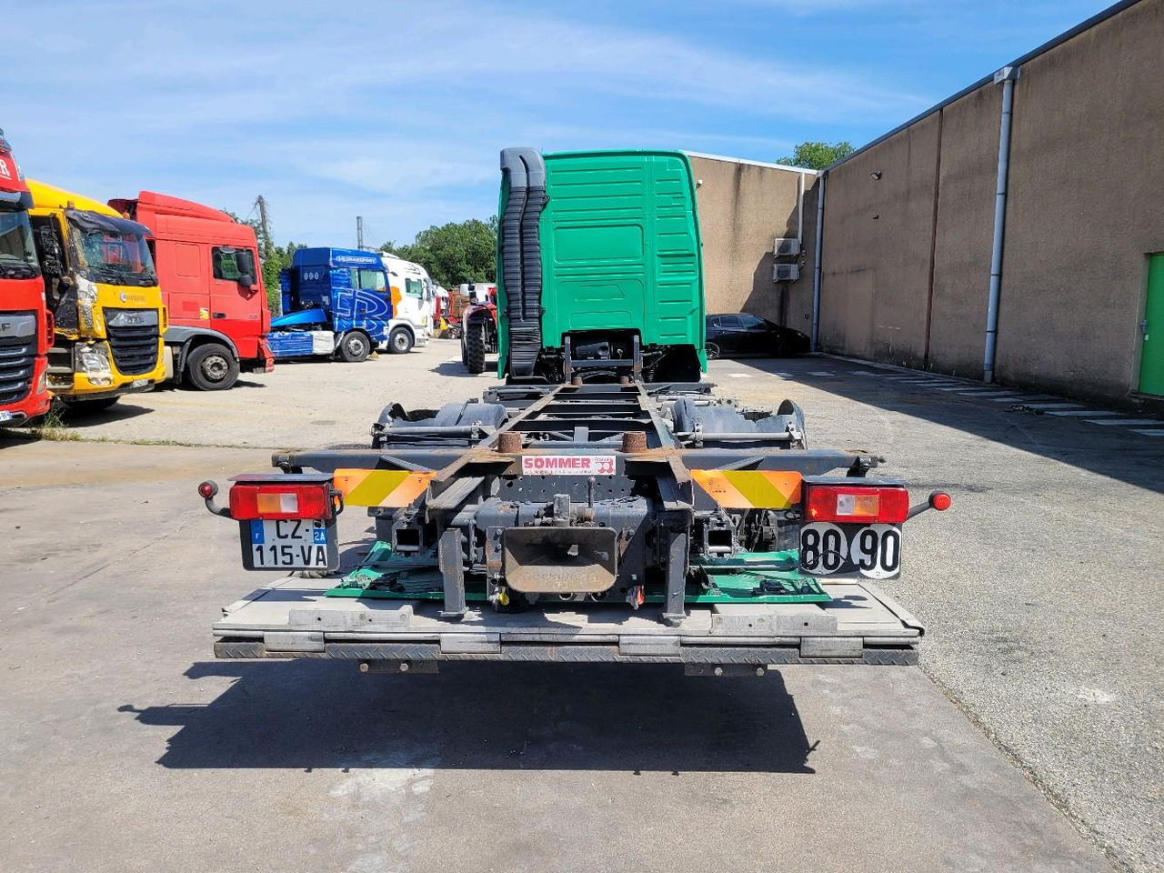 VOLVO FH12 420 GLOBETROTTER - Транспортер на контејнер/ Камион со променливо тело: слика 5 VOLVO FH12 420 GLOBETROTTER - Транспортер на контејнер/ Камион со променливо тело: слика 5