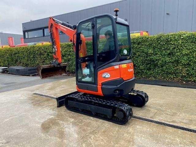 Kubota U 27-4 - Мини багер: слика 1 Kubota U 27-4 - Мини багер: слика 1
