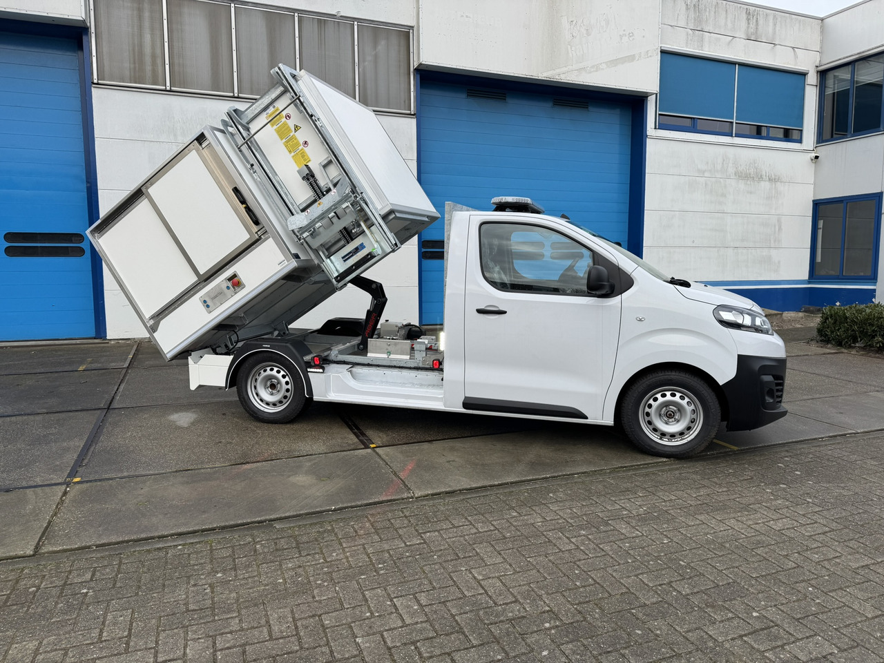 Citroen E-Jumpy veegvuil zijbelader seitenlader mullfahrzeug - Комби кипер, Електрично комбе: слика 1 Citroen E-Jumpy veegvuil zijbelader seitenlader mullfahrzeug - Комби кипер, Електрично комбе: слика 1