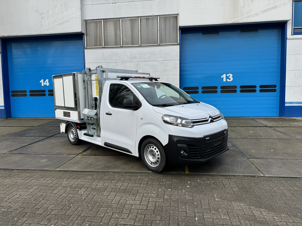 Citroen E-Jumpy veegvuil zijbelader seitenlader mullfahrzeug - Комби кипер, Електрично комбе: слика 2 Citroen E-Jumpy veegvuil zijbelader seitenlader mullfahrzeug - Комби кипер, Електрично комбе: слика 2