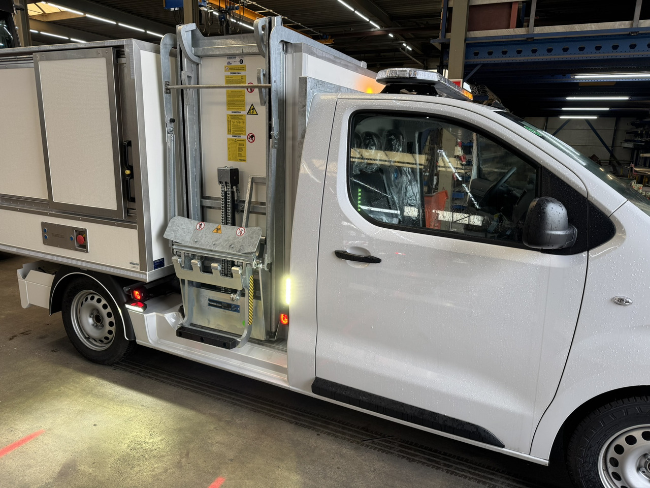 Citroen E-Jumpy veegvuil zijbelader seitenlader mullfahrzeug - Комби кипер, Електрично комбе: слика 3 Citroen E-Jumpy veegvuil zijbelader seitenlader mullfahrzeug - Комби кипер, Електрично комбе: слика 3