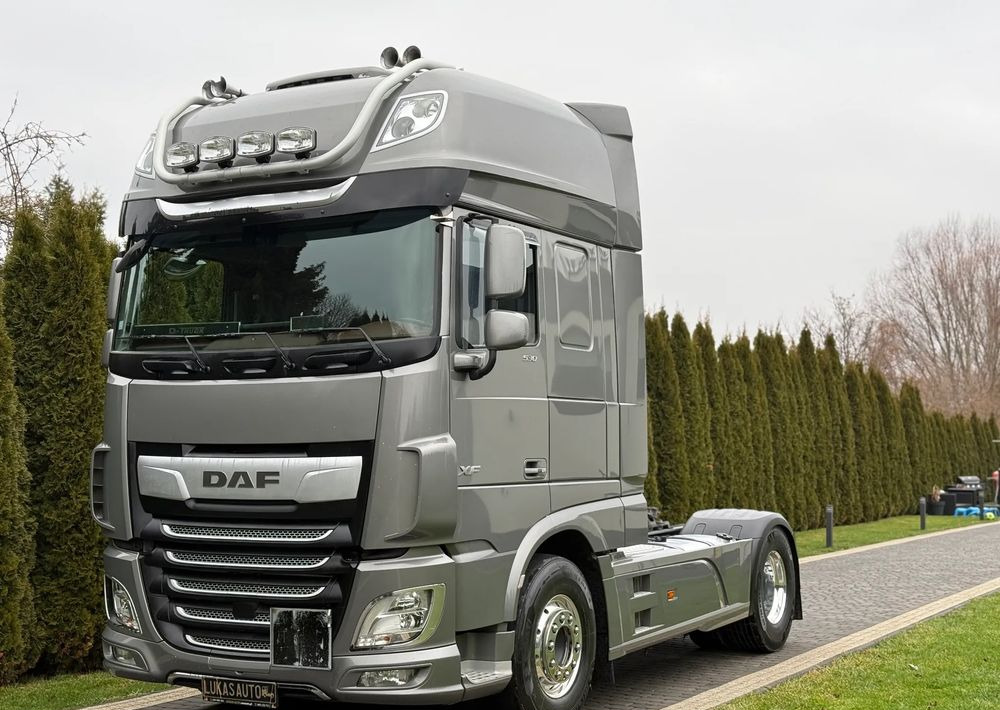 DAF XF 530 MANUAL RETARDER PARK COOL ADR - Камион влекач: слика 1 DAF XF 530 MANUAL RETARDER PARK COOL ADR - Камион влекач: слика 1